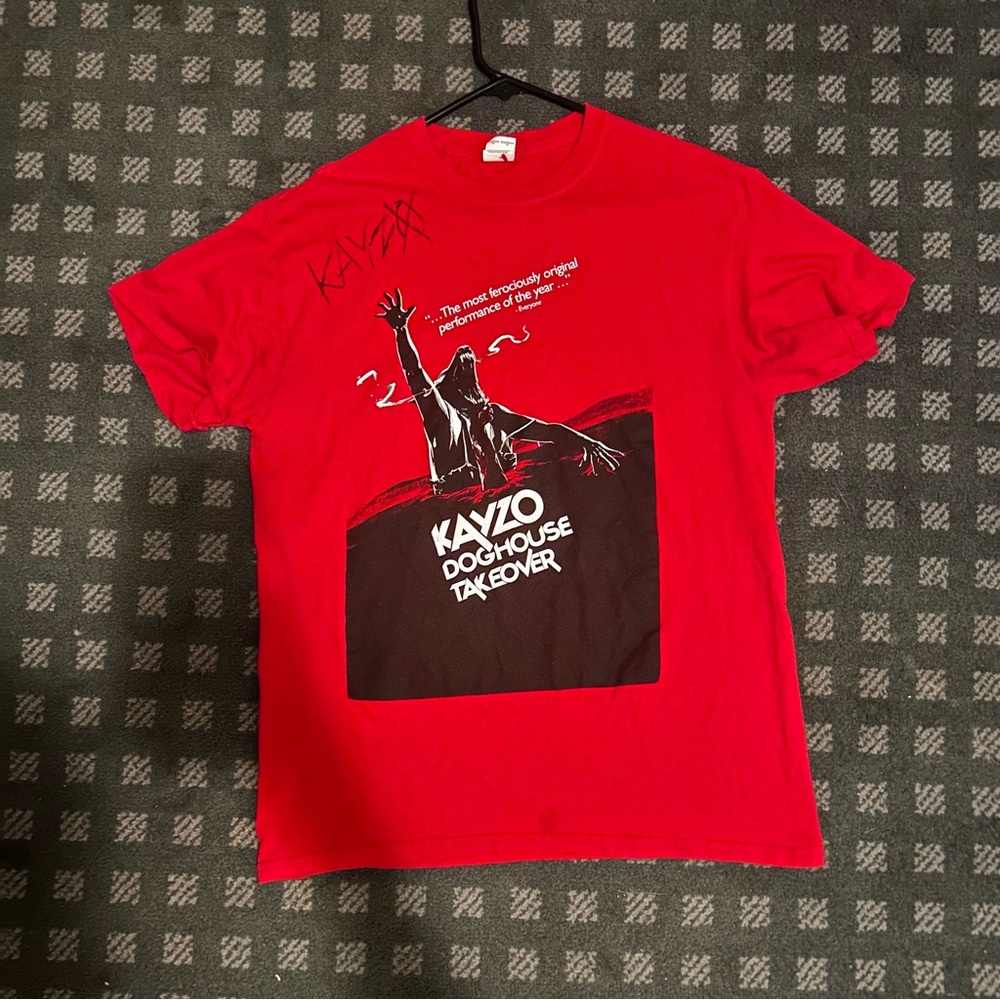 Signed dj Kayzo shirt